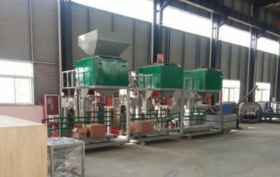 <b>高梁黃豆電子定量包裝秤廠家定制生產(chǎn)</b>